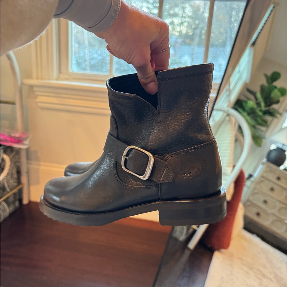 Frye leather veronica bootie